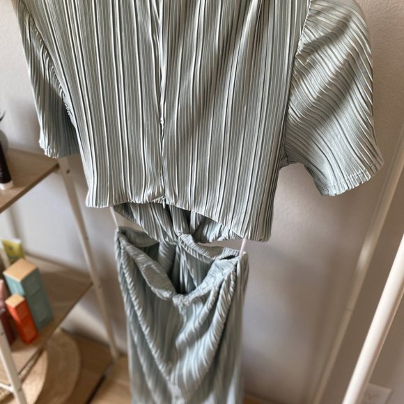 Who What Wear , Drew Cutout Twist Midi Dress ,  Light Blue,  size M NWT - Picture 6 of 6